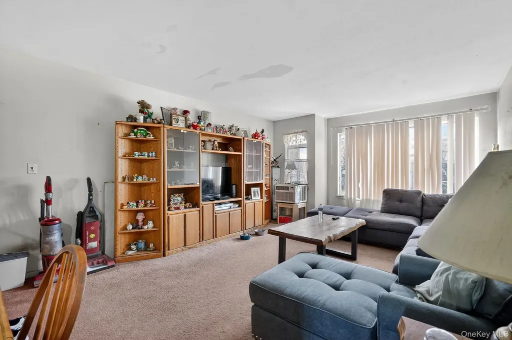 327 Willow Road E Staten Island NY 10314