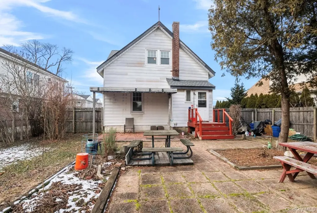 5 Cedar Avenue Farmingdale NY 11735