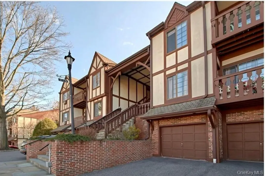 72 Foxwood Circle Mount Kisco NY 10549