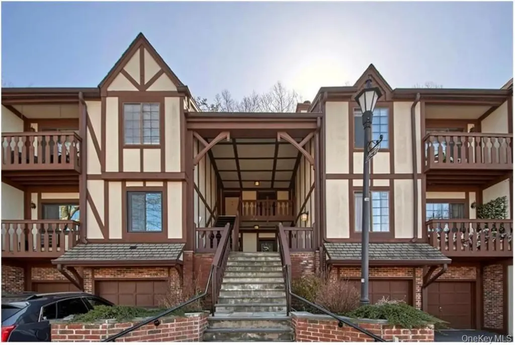 72 Foxwood Circle Mount Kisco NY 10549