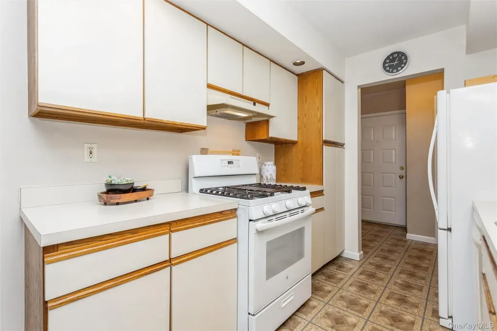 72 Foxwood Circle Mount Kisco NY 10549