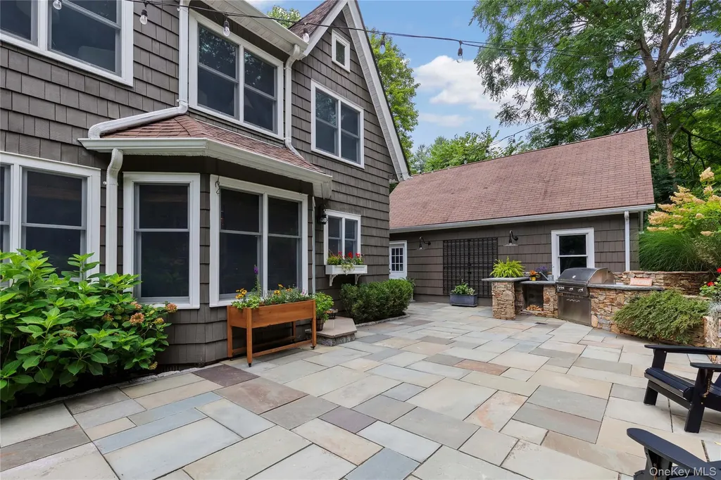 40 Smith Street Chappaqua NY 10514