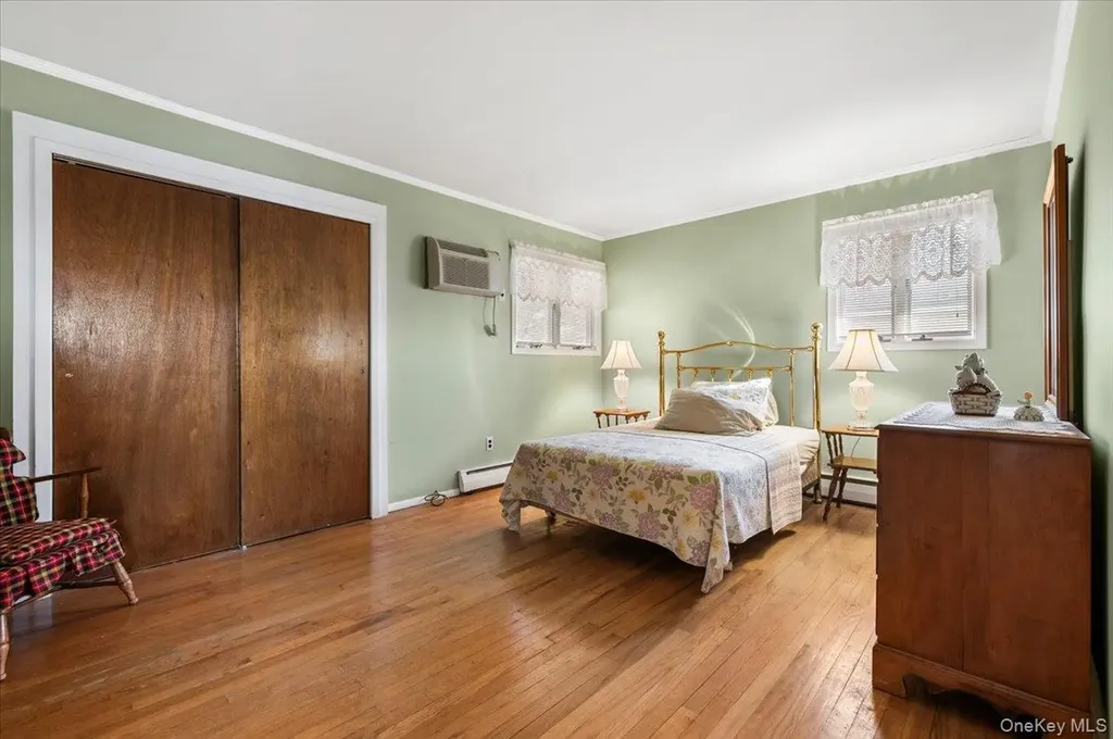 53 Beaumont Drive Plainview NY 11803