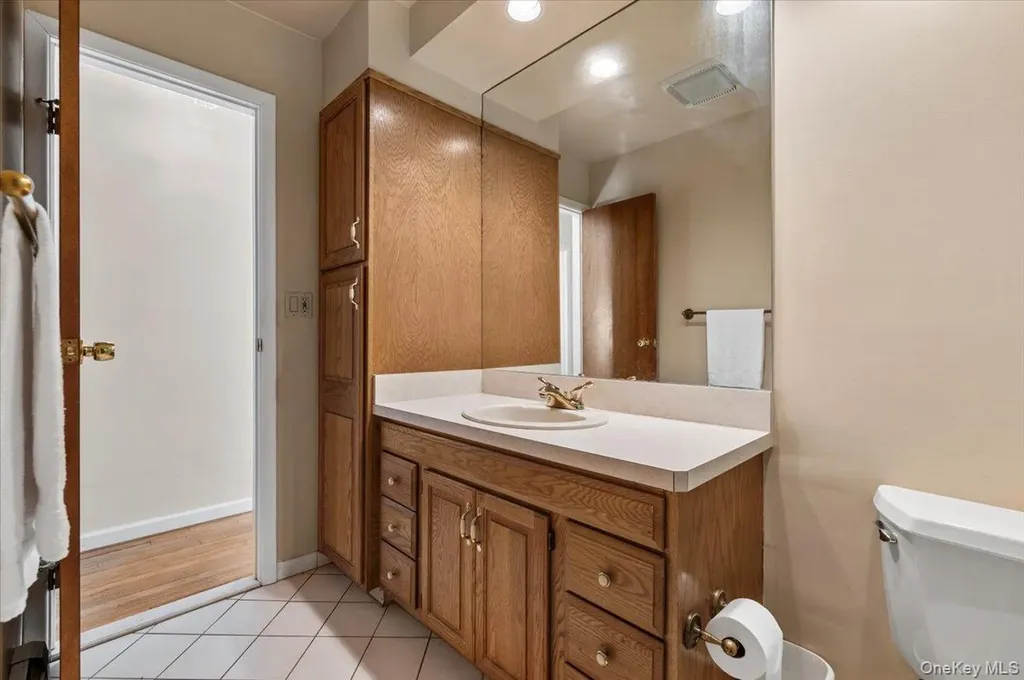 53 Beaumont Drive Plainview NY 11803