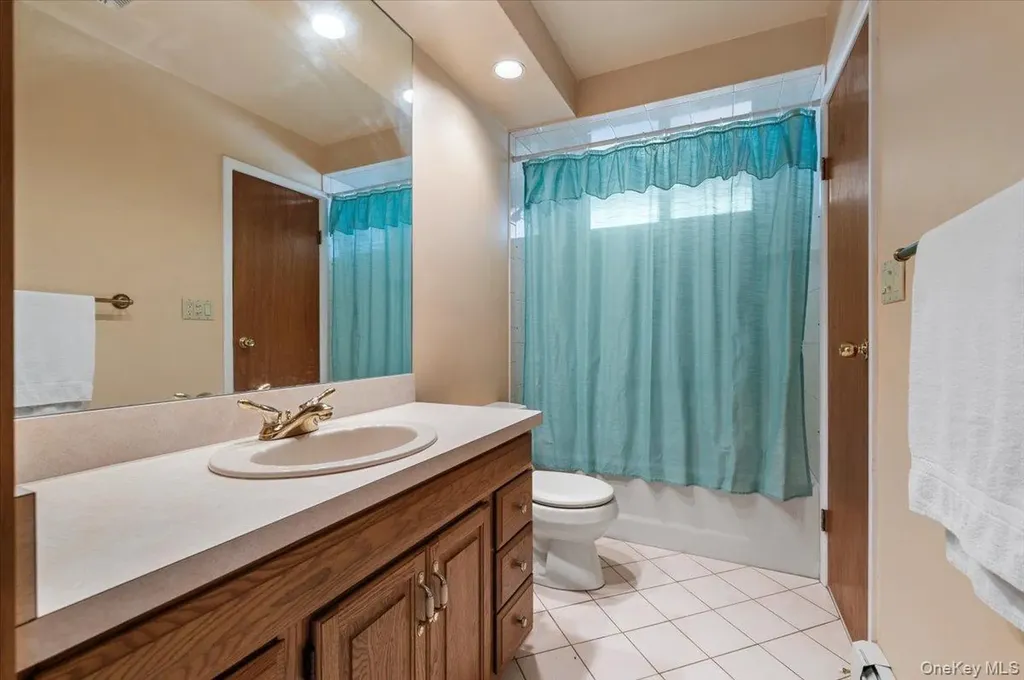 53 Beaumont Drive Plainview NY 11803