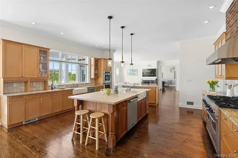 101 Jessup Lane Westhampton Beach NY 11978