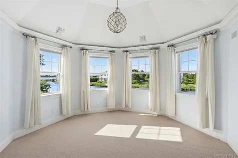 101 Jessup Lane Westhampton Beach NY 11978