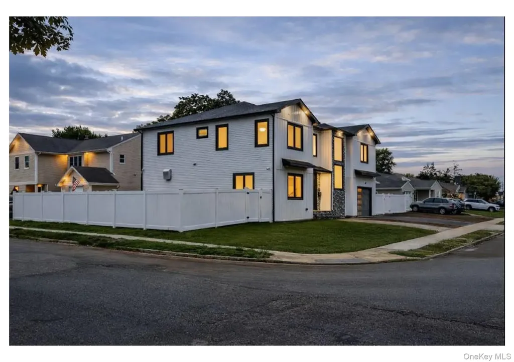 2 Radial Lane Levittown NY 11756