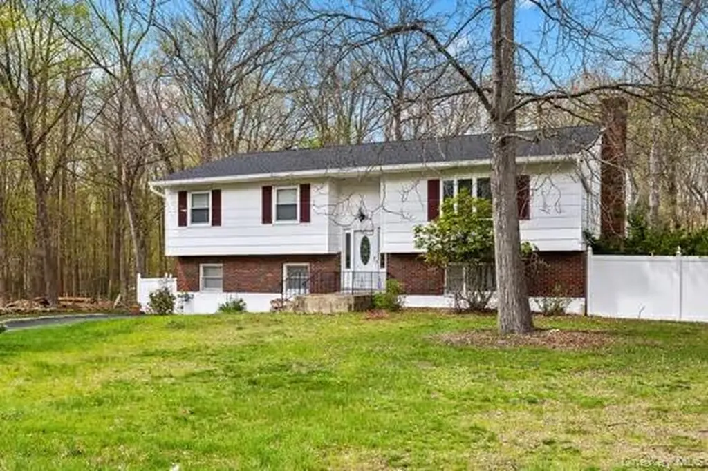 38 Haller Crescent Spring Valley NY 10977