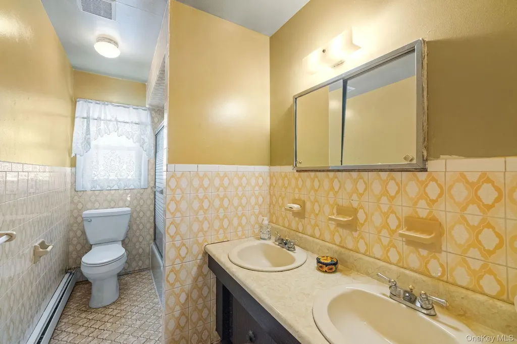 38 Haller Crescent Spring Valley NY 10977