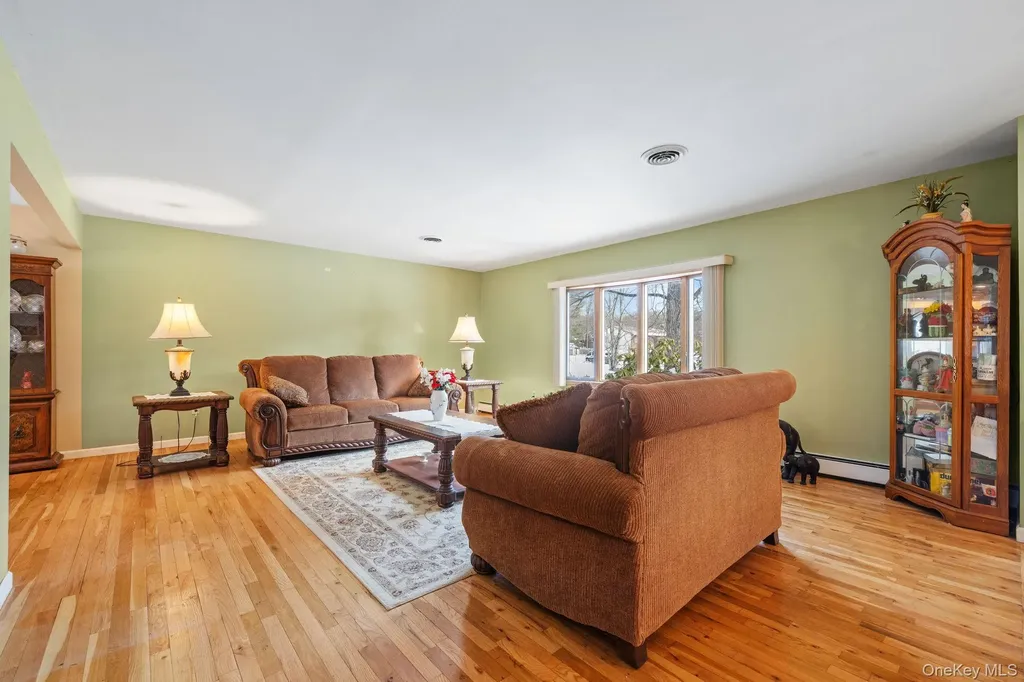 38 Haller Crescent Spring Valley NY 10977