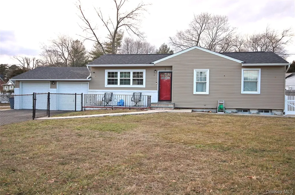 2 Vita Drive Central Islip NY 11722