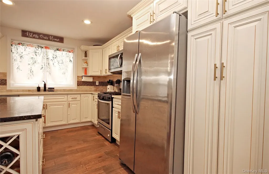 2 Vita Drive Central Islip NY 11722