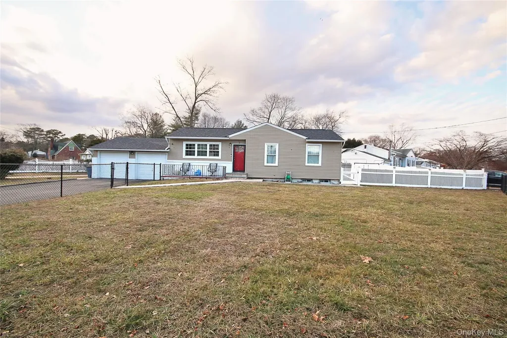 2 Vita Drive Central Islip NY 11722