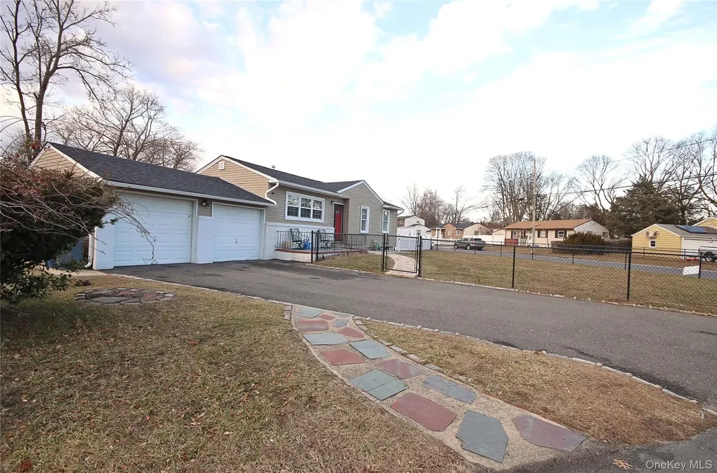 2 Vita Drive Central Islip NY 11722