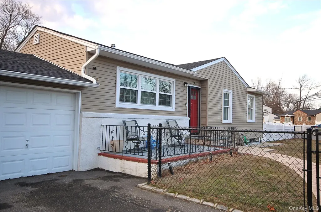 2 Vita Drive Central Islip NY 11722