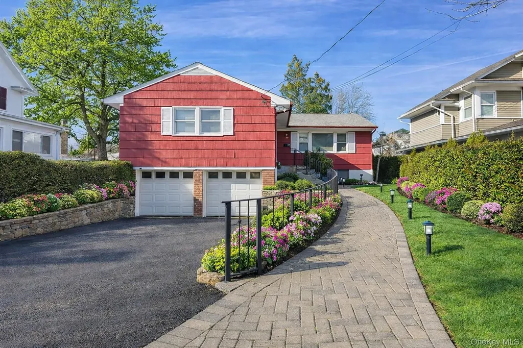 11 Muir Place New Rochelle NY 10801