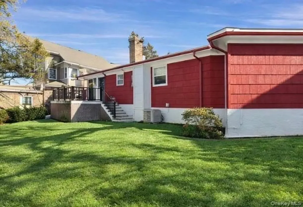 11 Muir Place New Rochelle NY 10801