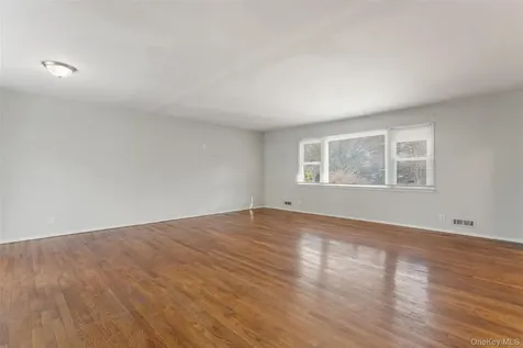 11 Muir Place New Rochelle NY 10801