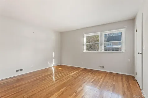 11 Muir Place New Rochelle NY 10801