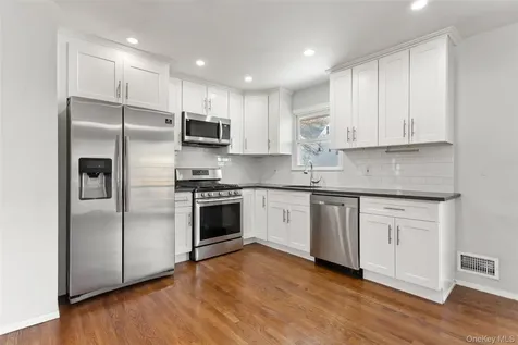 11 Muir Place New Rochelle NY 10801