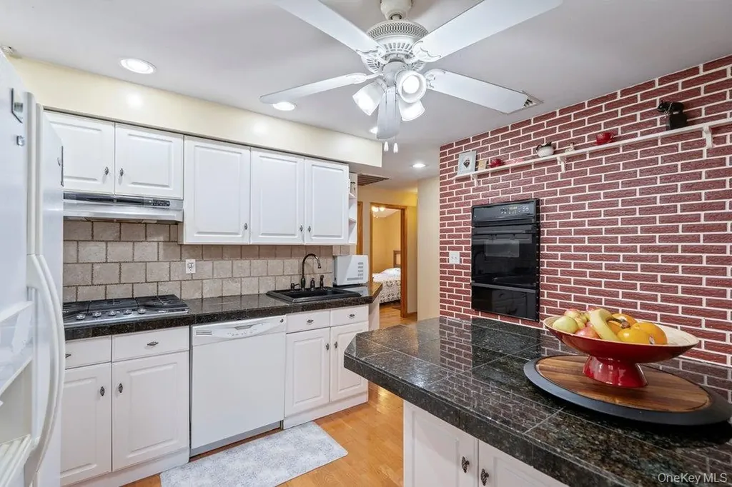 11 Cedar Crest Drive Dix Hills NY 11746