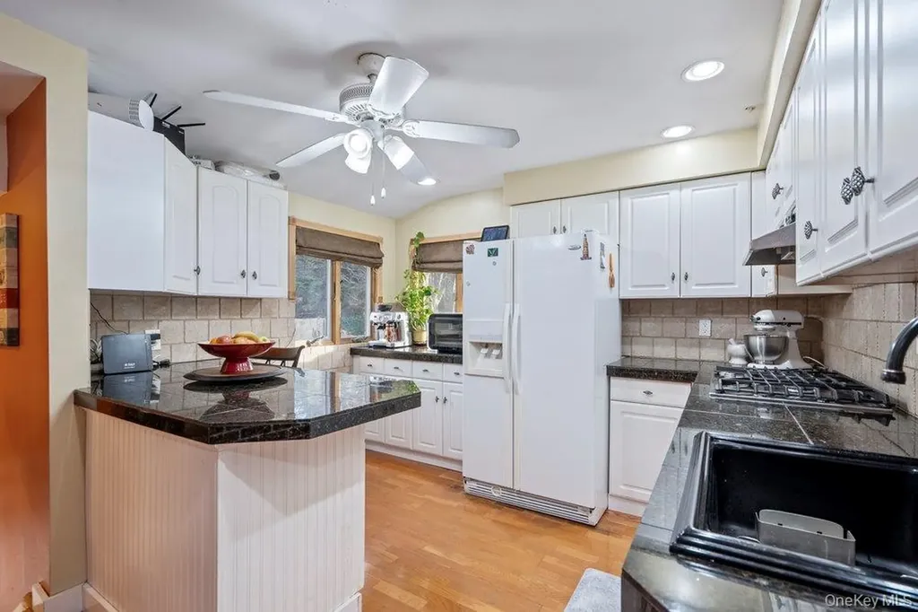 11 Cedar Crest Drive Dix Hills NY 11746