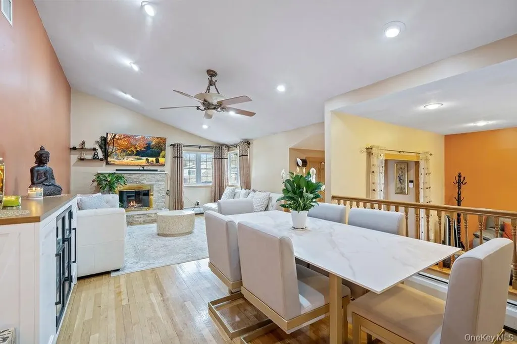 11 Cedar Crest Drive Dix Hills NY 11746