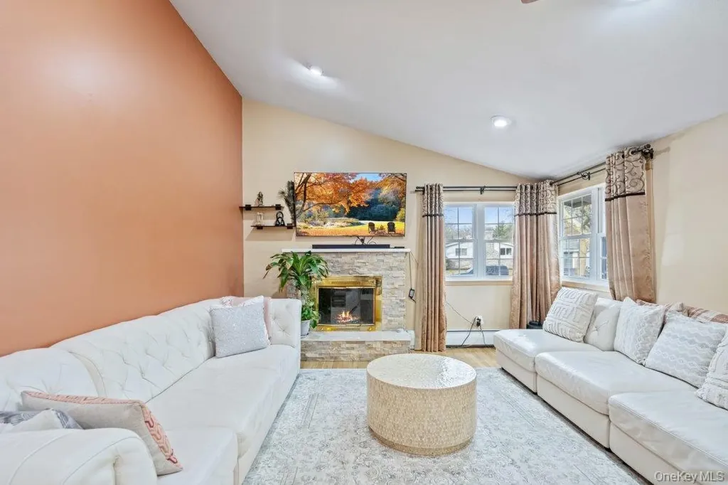 11 Cedar Crest Drive Dix Hills NY 11746