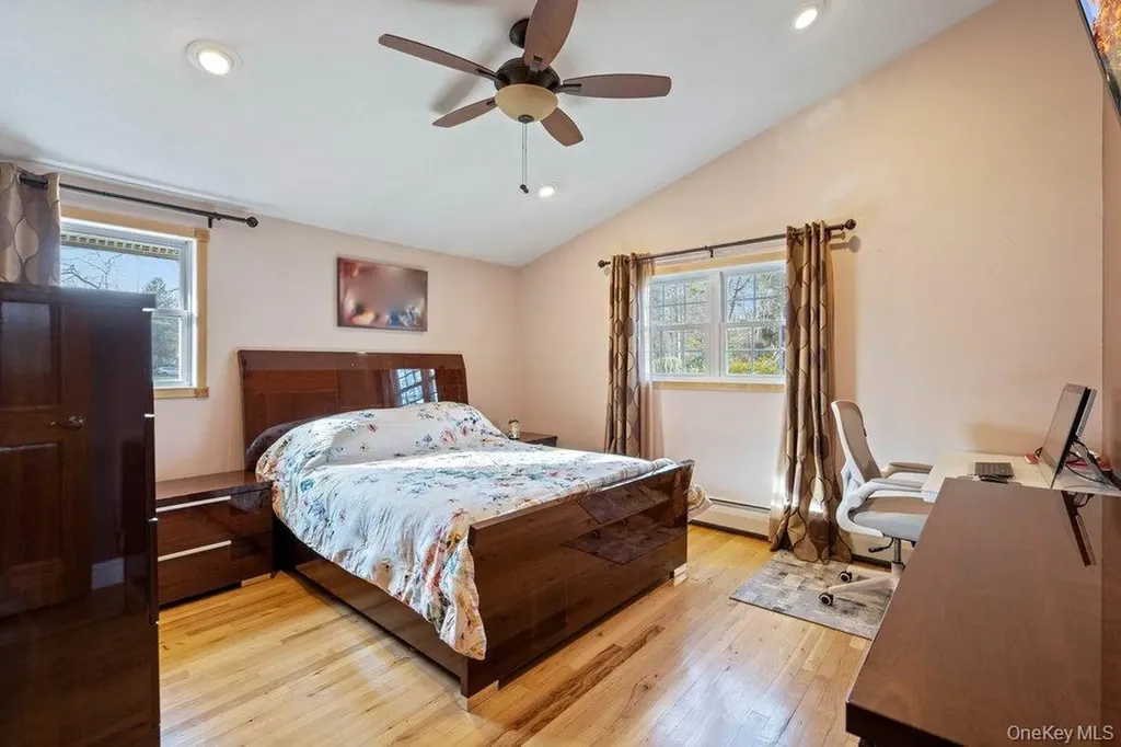 11 Cedar Crest Drive Dix Hills NY 11746
