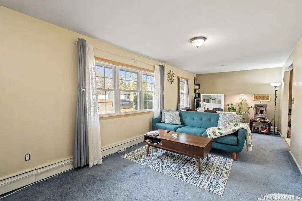 11 Cedar Crest Drive Dix Hills NY 11746