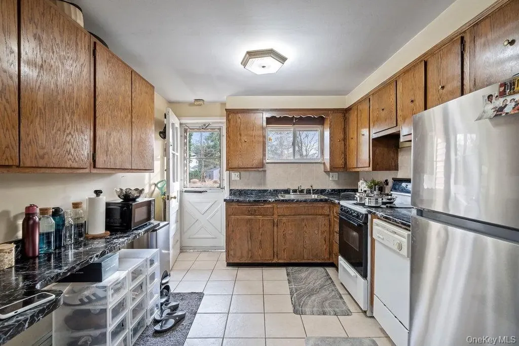 11 Cedar Crest Drive Dix Hills NY 11746
