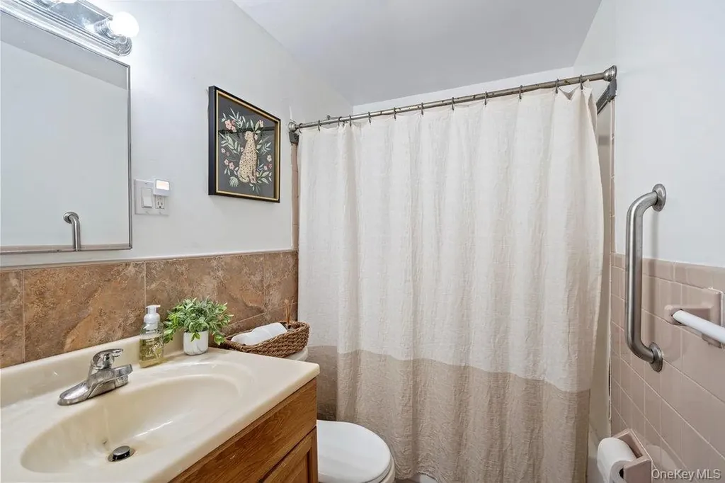 11 Cedar Crest Drive Dix Hills NY 11746