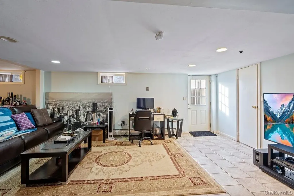 11 Cedar Crest Drive Dix Hills NY 11746