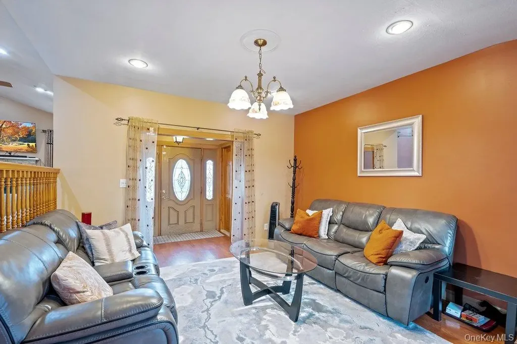 11 Cedar Crest Drive Dix Hills NY 11746