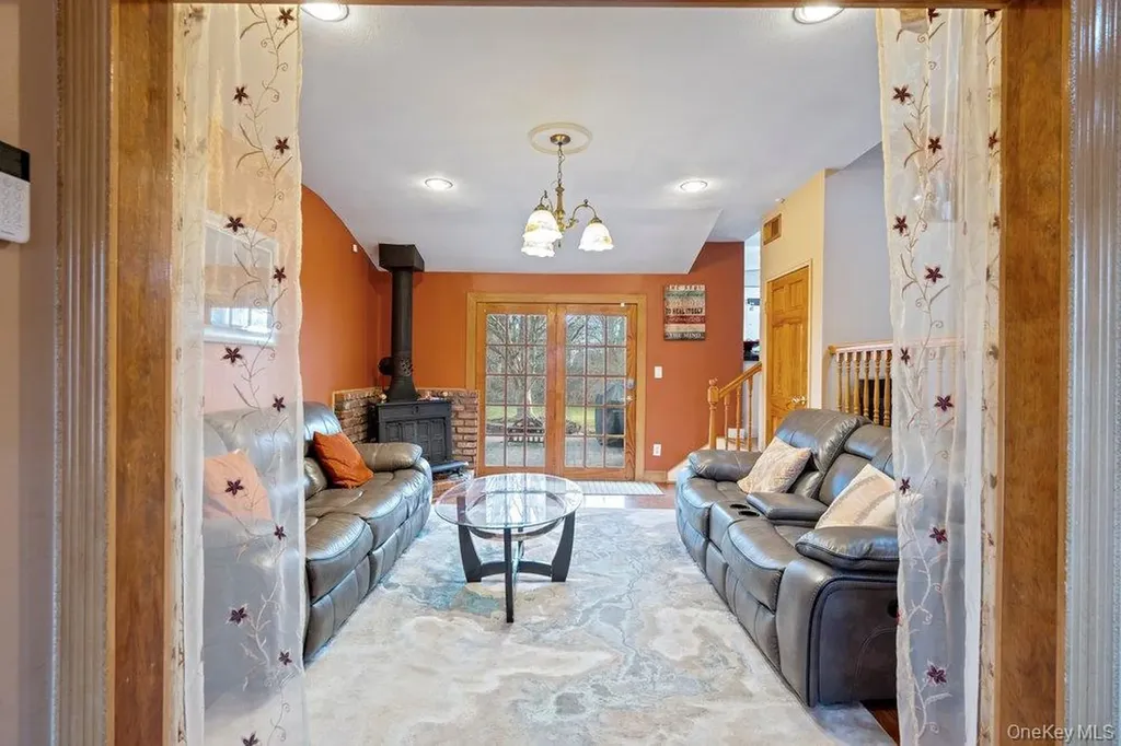 11 Cedar Crest Drive Dix Hills NY 11746