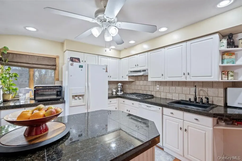 11 Cedar Crest Drive Dix Hills NY 11746