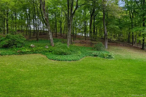 86 Seven Bridges Road Chappaqua NY 10514