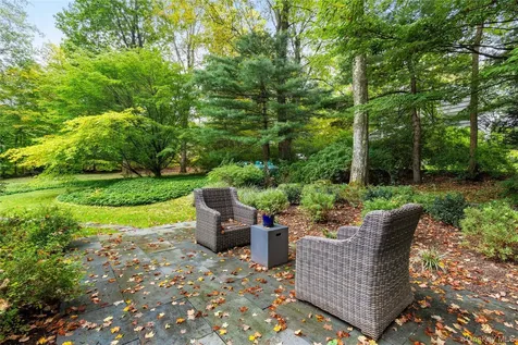 86 Seven Bridges Road Chappaqua NY 10514