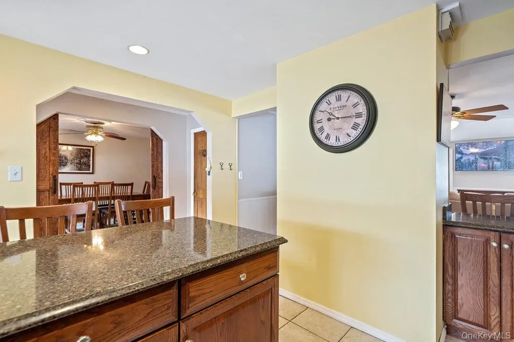 33 Skylark Lane Levittown NY 11756