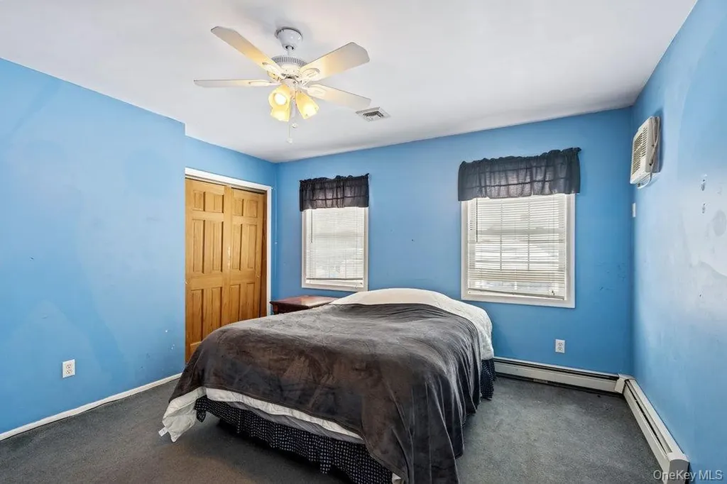 33 Skylark Lane Levittown NY 11756