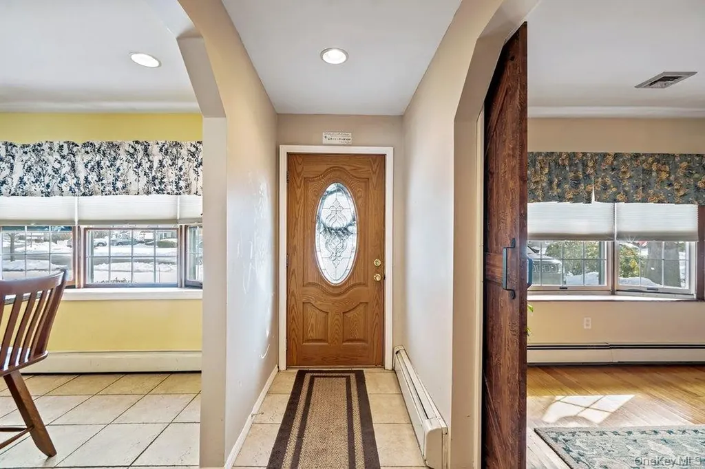 33 Skylark Lane Levittown NY 11756
