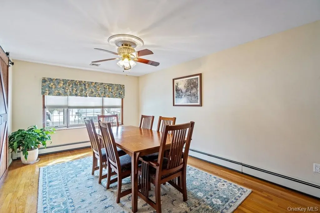 33 Skylark Lane Levittown NY 11756