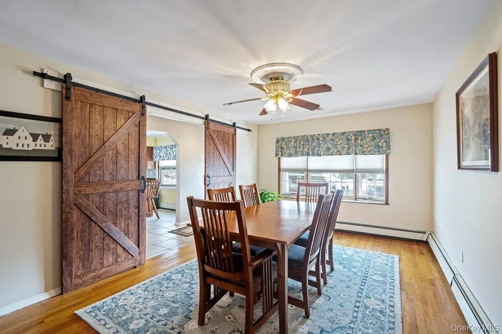 33 Skylark Lane Levittown NY 11756