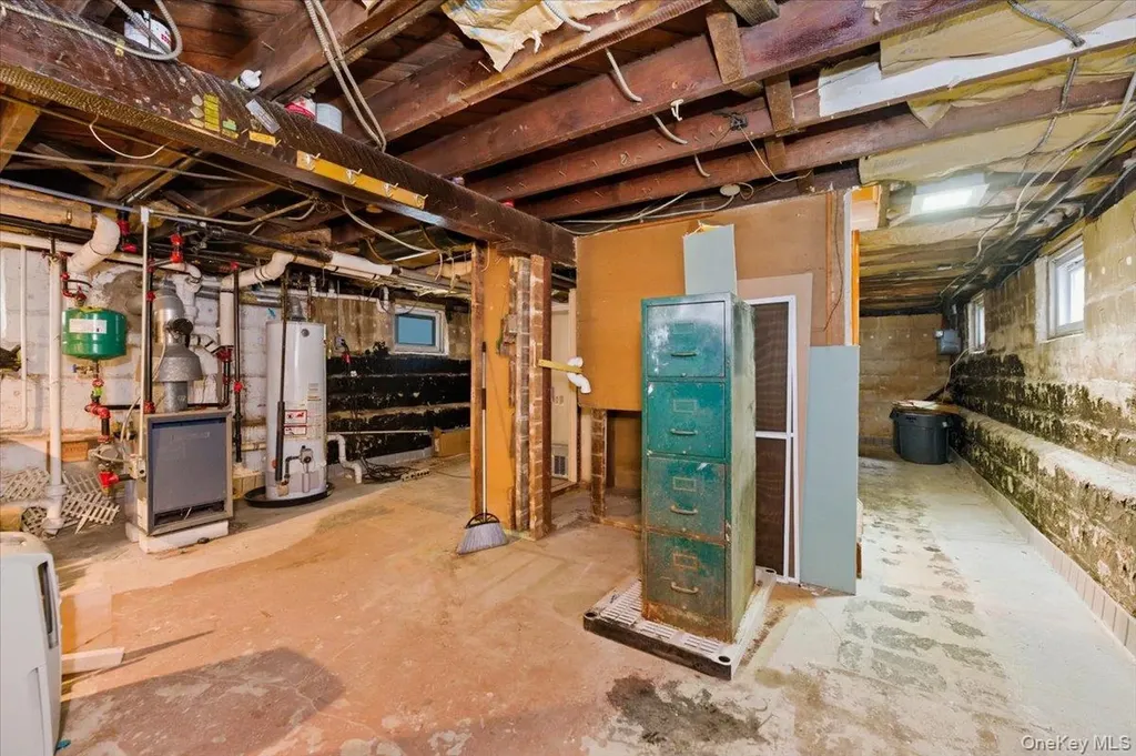 22 Sunset Trail Bronx NY 10465