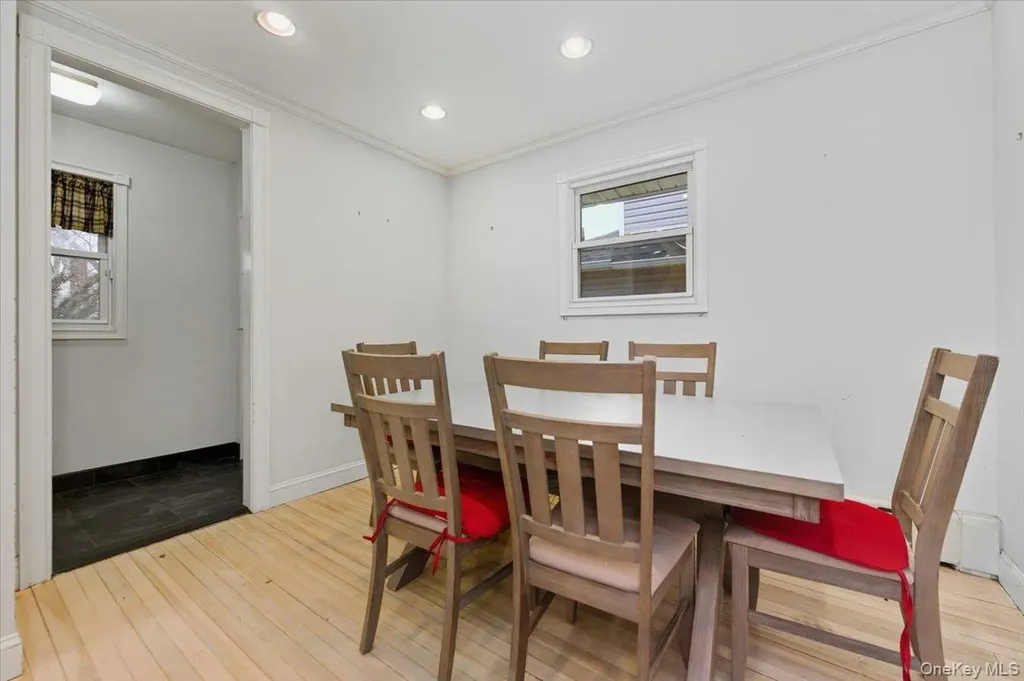 22 Sunset Trail Bronx NY 10465