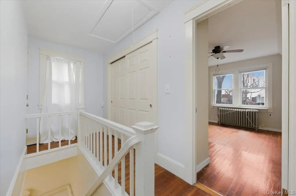22 Sunset Trail Bronx NY 10465