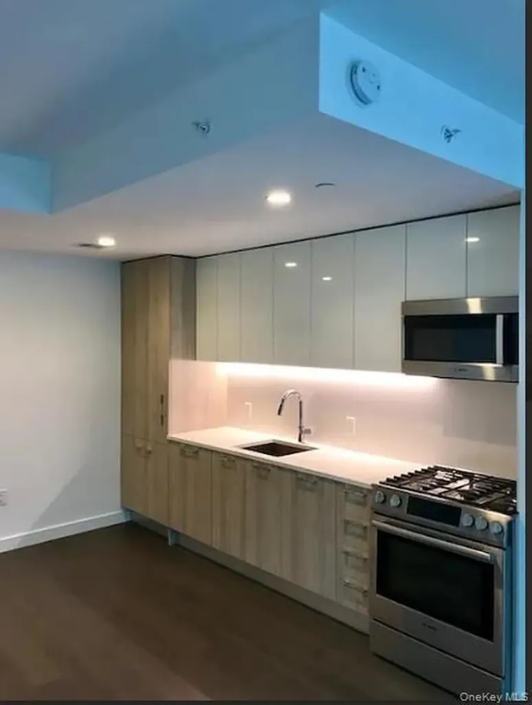131-05 40th Road Flushing NY 11354