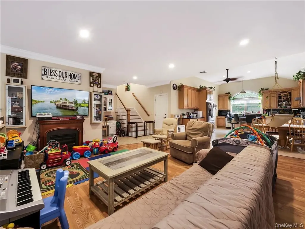 27 Cedar Trail Monroe NY 10950