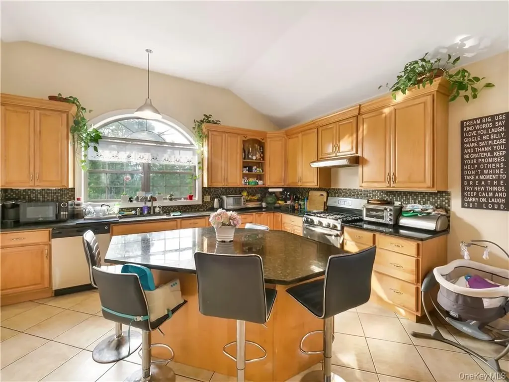 27 Cedar Trail Monroe NY 10950